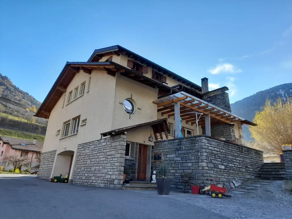 Rénovation d'un bâtiment en Valais pour l'amélioration de la classe CECB, certificat énergétique cantonale